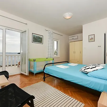 Apartment Markulin 3562 Preko