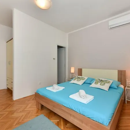 Apartment Markulin 3562 Preko